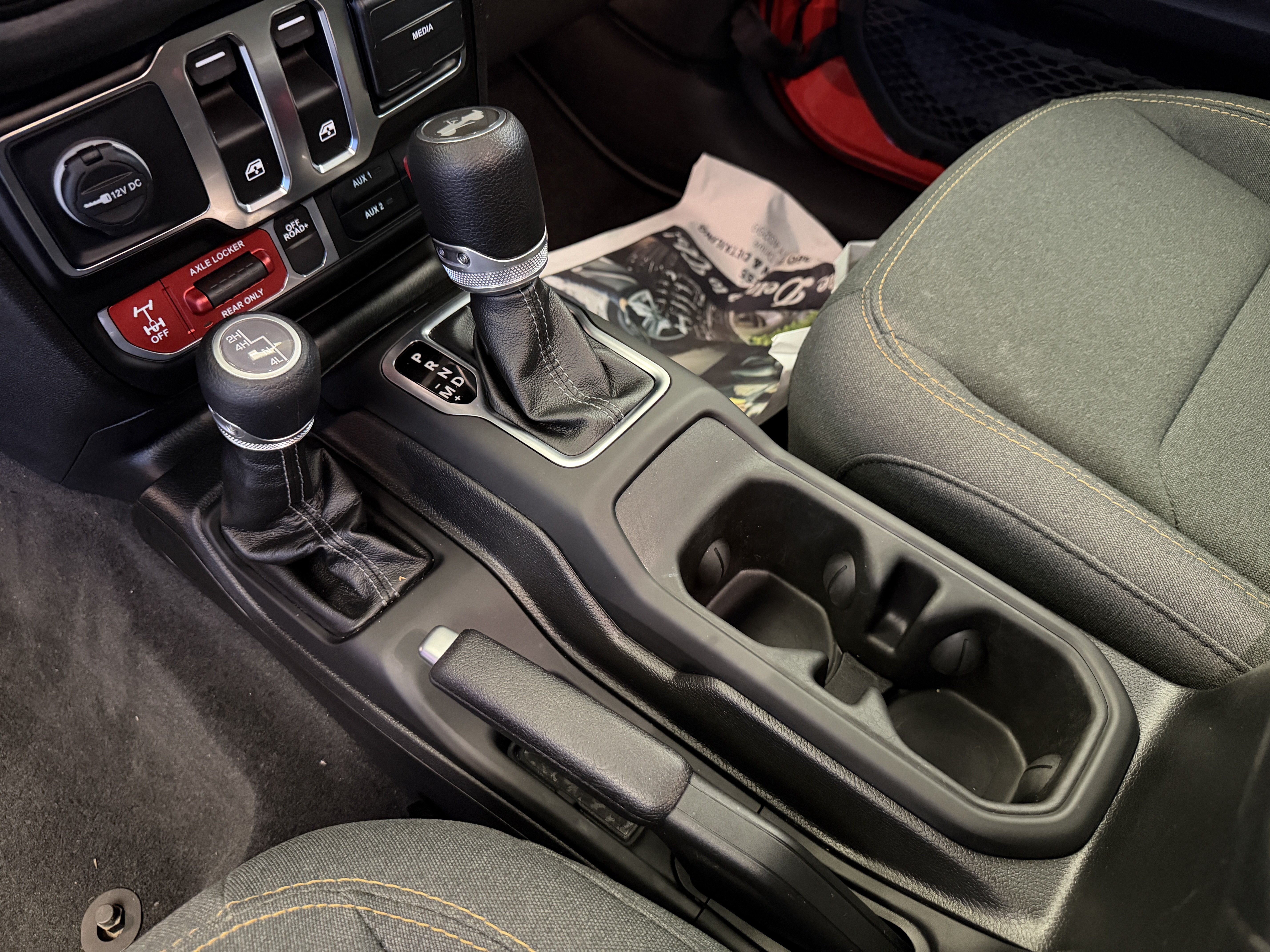Used 2025 Jeep Wrangler Sport AWD/4WD image 22