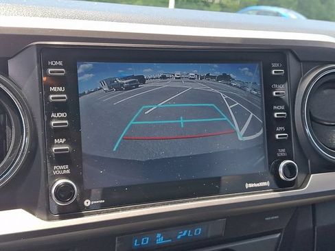 Used 2022 Toyota Tacoma SR5 AWD/4WD image 18