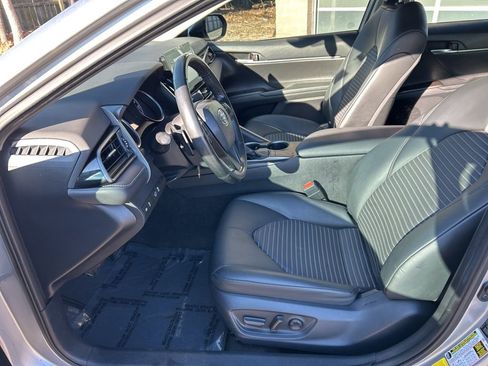Used 2024 Toyota Camry SE image 15