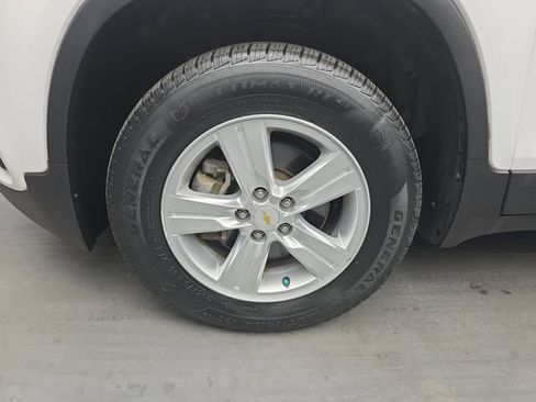 Used 2018 Chevrolet Trax LS AWD/4WD image 15