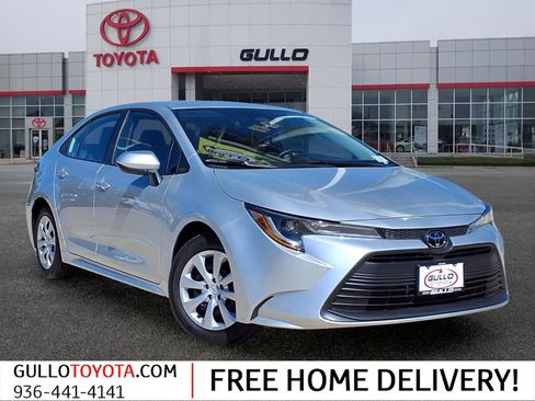 Certified 2026 Toyota Corolla LE image 1