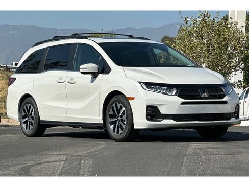 Certified 2026 Honda Odyssey EX-L image 43