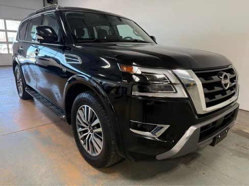 Used 2022 Nissan Armada SL w/ Captain's Chairs Package AWD/4WD image 5