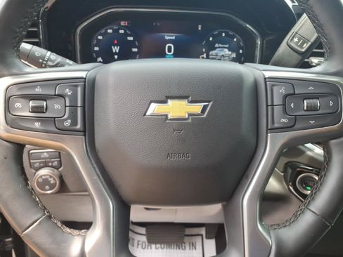 Used 2025 Chevrolet Silverado 1500 LT AWD/4WD image 19