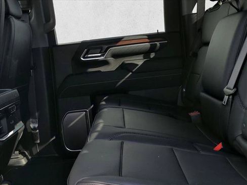 New 2026 GMC Sierra 2500 Denali w/ Denali Reserve Package AWD/4WD image 8