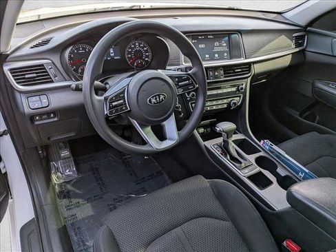 Used 2020 Kia Optima LX image 10