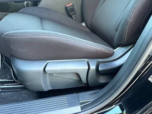 Used 2024 Nissan Rogue S AWD/4WD image 20