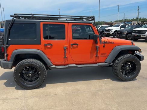 Used 2015 Jeep Wrangler Unlimited Sport w/ Quick Order Package 24S AWD/4WD image 8