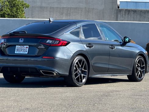 Used 2022 Honda Civic Sport Touring image 2
