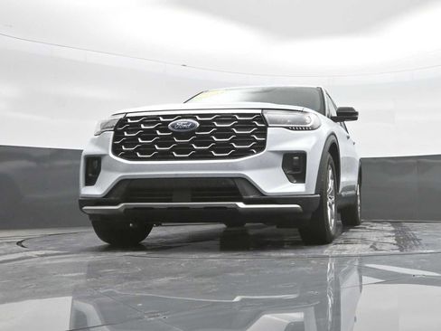 Used 2025 Ford Explorer Platinum RWD image 38