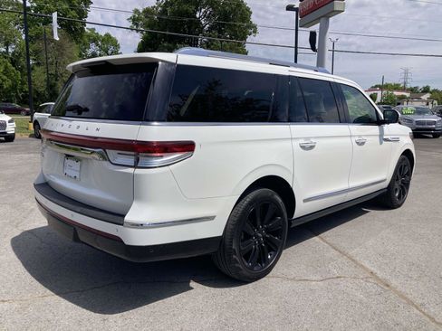 Certified 2024 Lincoln Navigator L Reserve AWD/4WD image 3