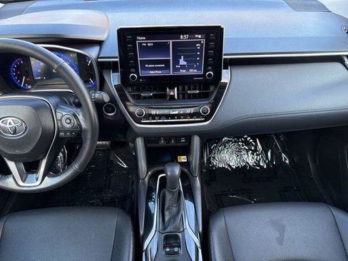 Certified 2022 Toyota Corolla Cross XLE image 17