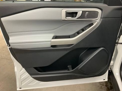 Used 2023 Ford Explorer XLT w/ Equipment Group 202A AWD/4WD image 5