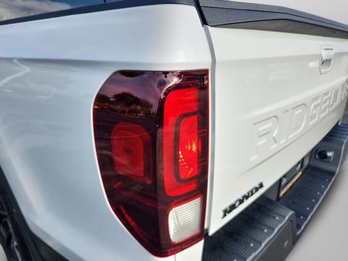 New 2026 Honda Ridgeline Black Edition image 15