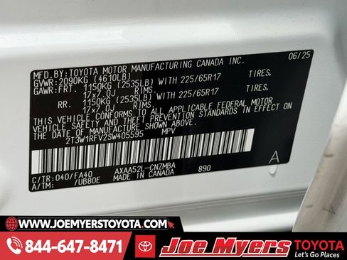 Used 2025 Toyota RAV4 XLE image 31