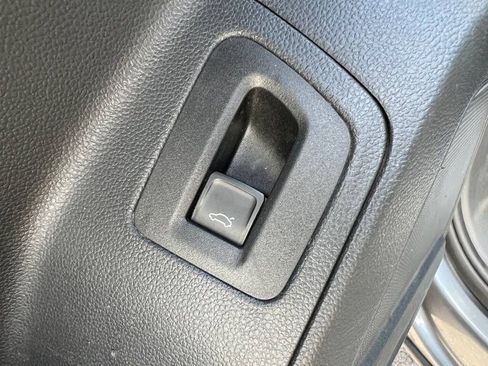 Used 2021 Volkswagen Atlas SE image 10