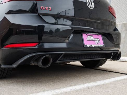 Used 2021 Volkswagen Golf S image 31