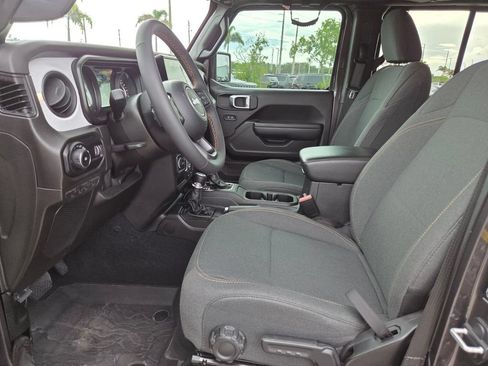 Used 2024 Jeep Wrangler Unlimited Sport AWD/4WD image 28