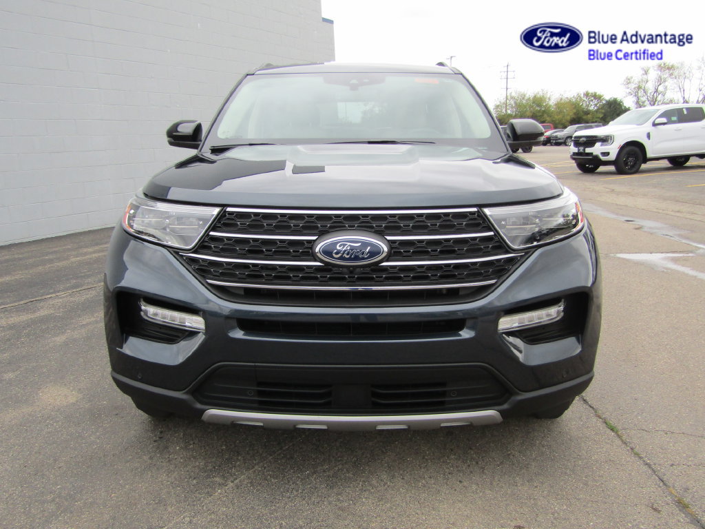 Certified 2024 Ford Explorer XLT w/ Equipment Group 202A AWD/4WD image 9