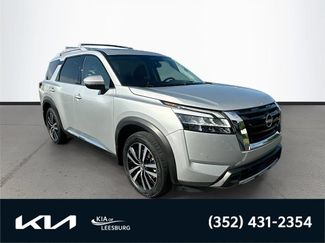 Used 2023 Nissan Pathfinder Platinum w/ Cargo Package AWD/4WD video 1