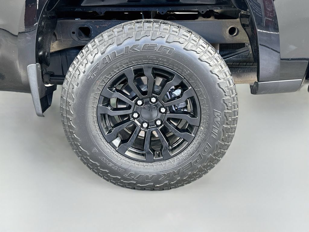 Used 2019 Chevrolet Silverado 1500 Custom Trail Boss w/ Custom Convenience Package AWD/4WD image 34