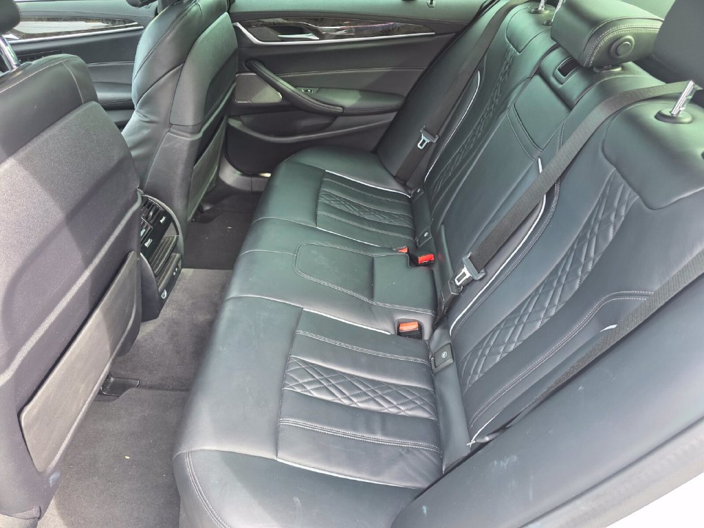 Used 2021 BMW M550i xDrive w/ Premium Package AWD/4WD image 16