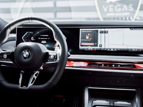 Used 2025 BMW 760i xDrive w/ Premium Package AWD/4WD image 57