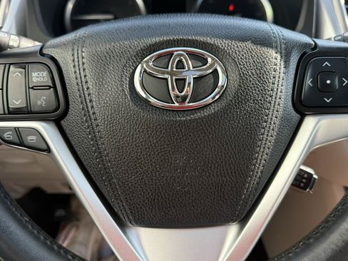 Used 2016 Toyota Highlander Limited AWD/4WD image 26