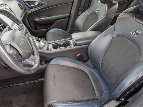 Used 2016 Chrysler 200 S w/ Comfort Group image 12