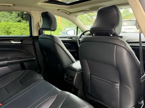 Used 2019 Ford Fusion Titanium FWD image 22
