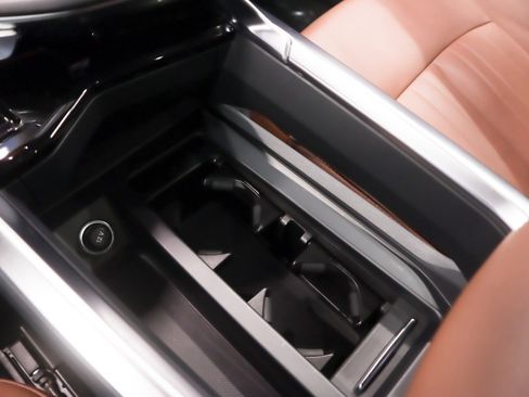 Used 2022 Audi e-tron Premium w/ Convenience Plus Package image 23