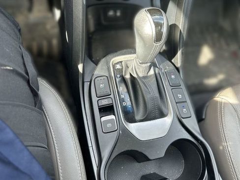 Used 2018 Hyundai Santa Fe AWD w/ SE Ultimate Tech Package 03 image 22
