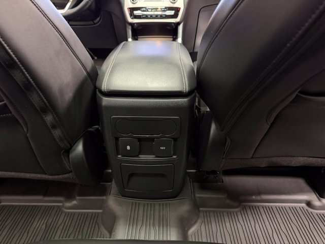 Used 2022 Ford Explorer XLT w/ Equipment Group 202A AWD/4WD image 36