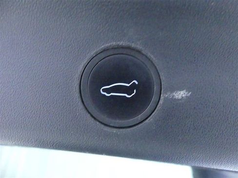 Used 2023 Tesla Model Y Long Range AWD/4WD image 28