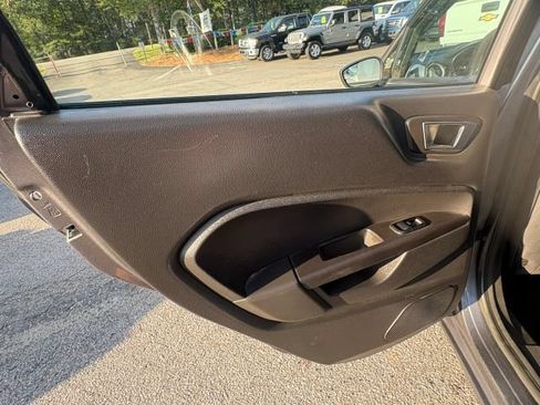 Used 2014 Ford Fiesta SE FWD image 14