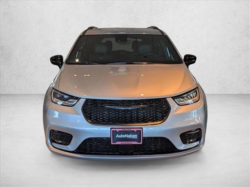 New 2026 Chrysler Pacifica Select w/ S Appearance Package image 5