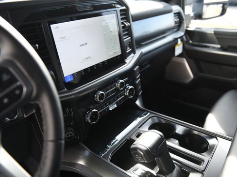 New 2025 Ford F150 Lariat w/ Equipment Group 502A High image 29