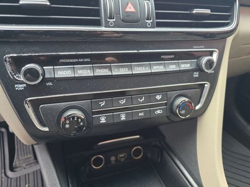 Used 2018 Kia Optima LX w/ 17" Alloy Wheels Package image 28