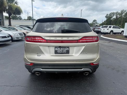 Used 2017 Lincoln MKC Select w/ Select Plus Package FWD image 4