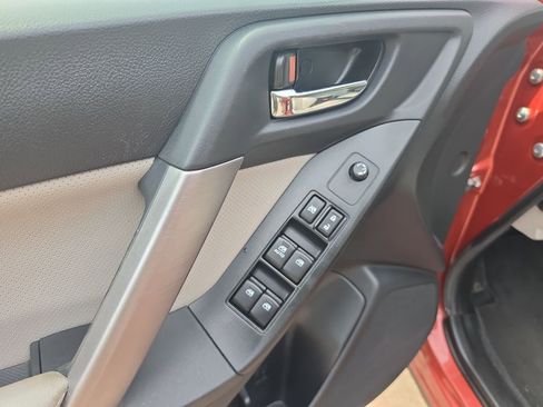 Used 2016 Subaru Forester 2.5i Limited image 11