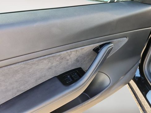Used 2018 Tesla Model 3 Long Range RWD image 7