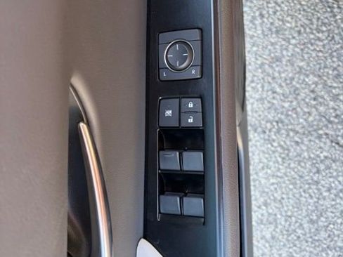 Used 2024 Lexus UX 250h F Sport image 8