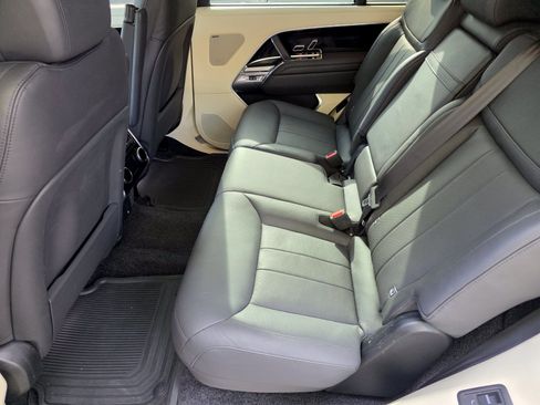 Certified 2023 Land Rover Range Rover Long Wheelbase SE AWD/4WD image 14