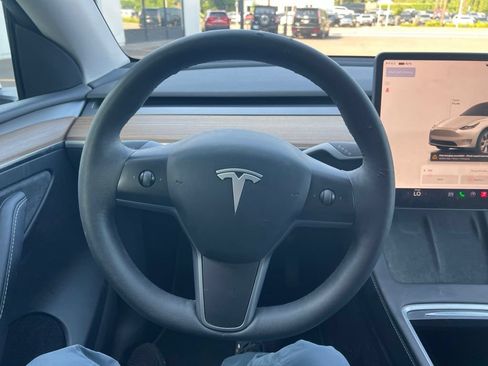 Used 2023 Tesla Model Y Long Range AWD/4WD image 12