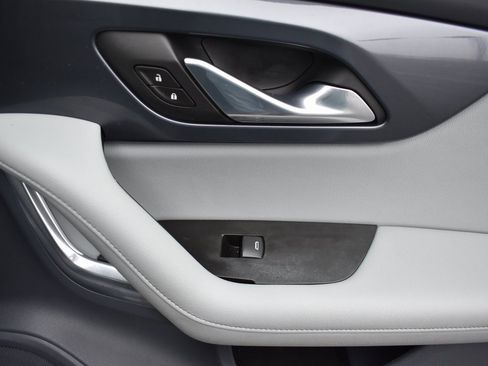 Used 2020 Chevrolet Blazer LT image 15