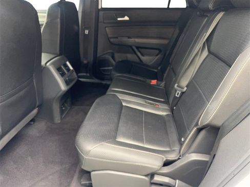 Used 2021 Volkswagen Atlas Cross Sport SE image 33