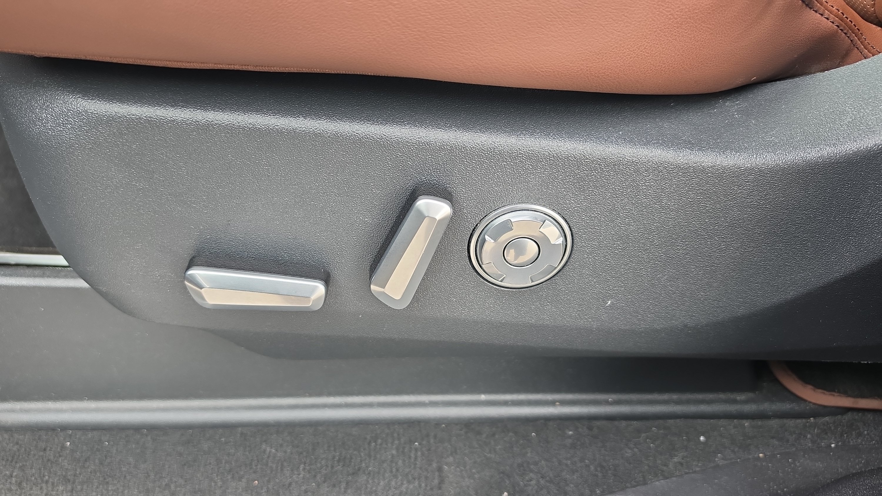 Used 2025 Lincoln Navigator Reserve AWD/4WD image 10