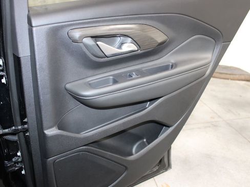 Used 2024 GMC Terrain SLE image 23