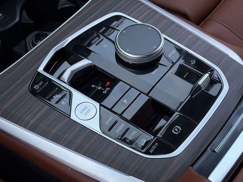 Used 2026 BMW X5 xDrive50e w/ M Sport Package image 29