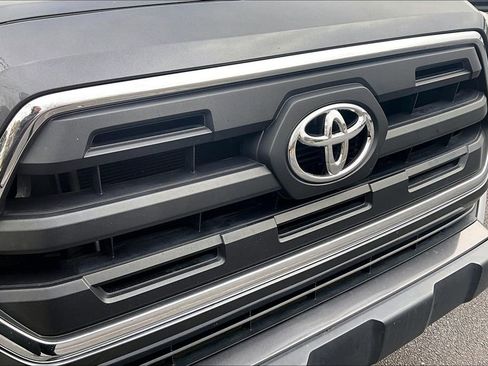 Used 2017 Toyota Tacoma SR5 image 30